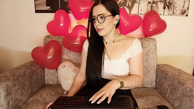 Snapshot of camii_evanss chatting on February 12, 2025, 6:19 pm camii evanss online show from February 12, 2025, 6:19 pm