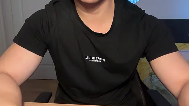 jungcock3210 online show from November 12, 2025, 1:44 pm