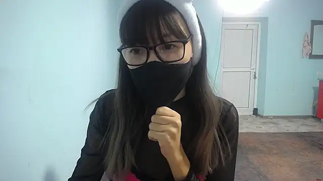 Snapshot of elllaaxx chatting on October 28, 2025, 3:32 am elllaaxx online show from October 28, 2025, 3:32 am