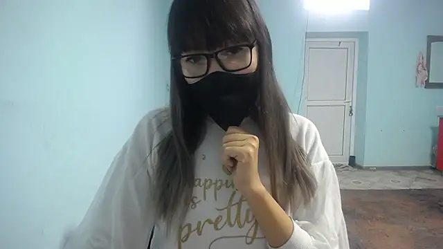 Snapshot of elllaaxx chatting on November 5, 2025, 4:01 am elllaaxx online show from November 5, 2025, 4:01 am