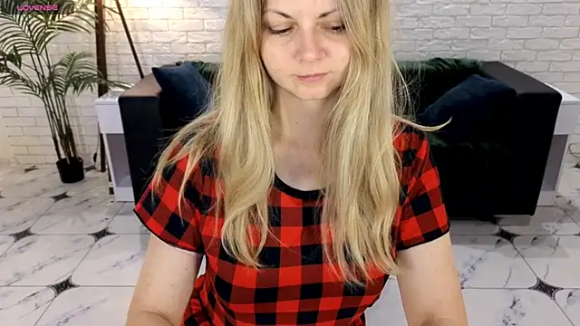 SmilingEmily  online show from October 14, 2025, 6:14 am