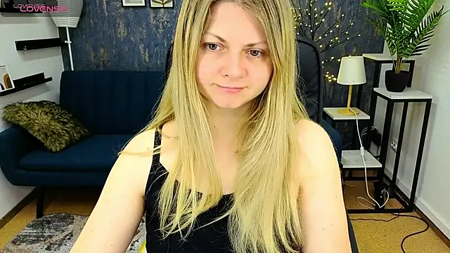 SmilingEmily  online show from October 17, 2025, 6:27 am
