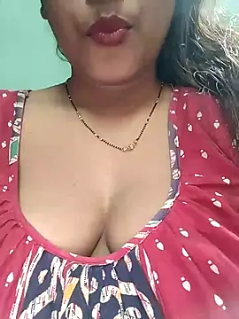 Snapshot of sexyindi_couple chatting on January 25, 2025, 7:38 am sexyindi couple online show from January 25, 2025, 7:38 am