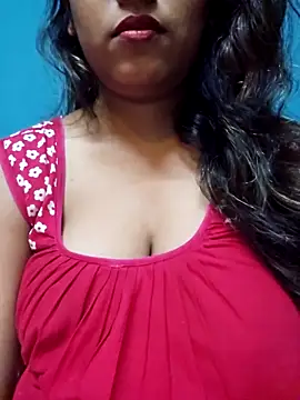 Snapshot of sexyindi_couple chatting on October 3, 2025, 6:43 am sexyindi couple online show from October 3, 2025, 6:43 am