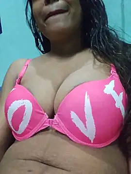 Snapshot of sexyindi_couple chatting on June 28, 2026, 7:36 am sexyindi couple online show from June 28, 2026, 7:36 am