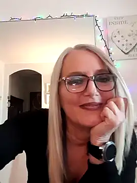 Snapshot of kikkastar chatting on December 16, 2024, 1:43 pm kikkastar online show from December 16, 2024, 1:43 pm