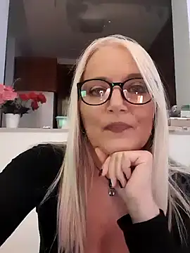 Snapshot of kikkastar chatting on January 2, 2025, 8:24 pm kikkastar online show from January 2, 2025, 8:24 pm