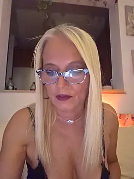 Snapshot of kikkastar chatting on October 1, 2025, 8:04 pm kikkastar online show from October 1, 2025, 8:04 pm