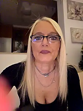 kikkastar online show from December 14, 2025, 8:57 pm