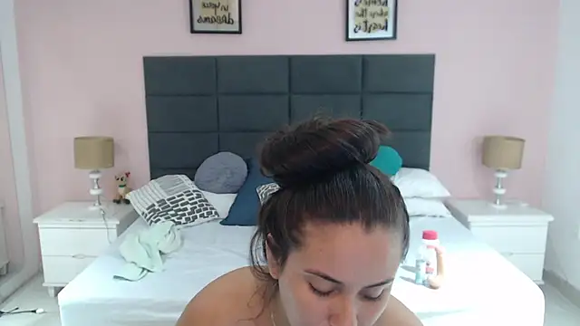 MadisonJenner online show from December 21, 2024, 4:36 pm