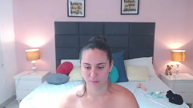 MadisonJenner online show from February 3, 2025, 2:34 pm