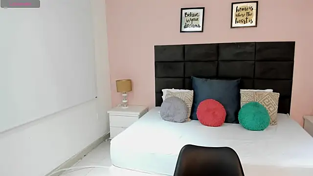 MadisonJenner online show from November 16, 2025, 12:22 pm