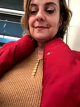 Snapshot of Sunbelxx chatting on November 14, 2025, 12:48 pm Sunbelxx online show from November 14, 2025, 12:48 pm