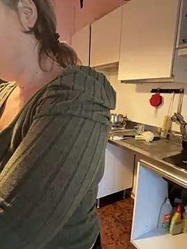 Snapshot of Sunbelxx chatting on December 1, 2025, 8:52 am Sunbelxx online show from December 1, 2025, 8:52 am