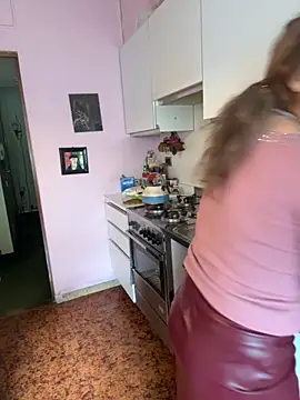 Snapshot of Sunbelxx chatting on February 10, 2026, 10:30 am Sunbelxx online show from February 10, 2026, 10:30 am