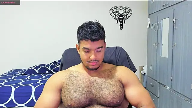 Big furry bear13 online show from December 11, 2024, 5:00 am