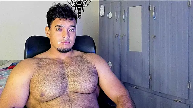 Big furry bear13 online show from January 18, 2025, 6:24 am