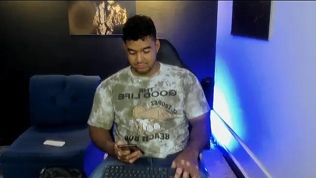 Big furry bear13 online show from November 5, 2025, 4:23 am