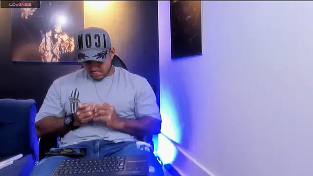 Big furry bear13 online show from November 7, 2025, 7:30 am