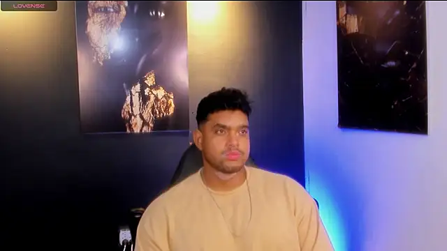 Big furry bear13 online show from November 14, 2025, 6:56 am