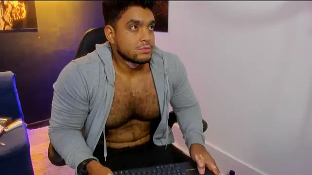 Big furry bear13 online show from November 25, 2025, 5:29 am