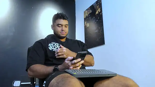 Snapshot of Big_furry_bear13 chatting on May 6, 2026, 10:04 pm Big furry bear13 online show from May 6, 2026, 10:04 pm