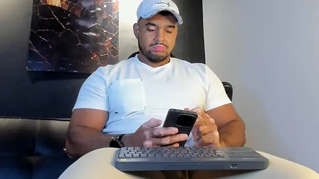 Snapshot of Big_furry_bear13 chatting on June 11, 2026, 6:33 am Big furry bear13 online show from June 11, 2026, 6:33 am