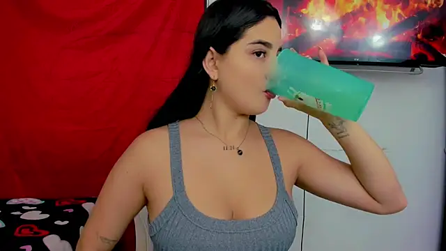 sunshine uwu22 online show from March 11, 2025, 6:19 pm