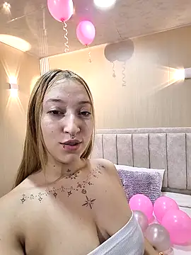 MollyCruz online show from November 24, 2025, 10:37 am