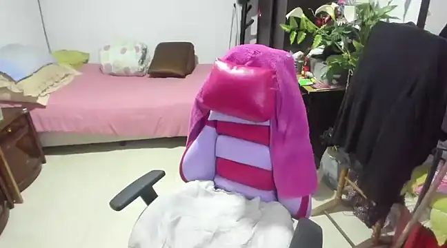 Snapshot of Mrs_mommy_ chatting on January 14, 2025, 7:53 pm Mrs mommy online show from January 14, 2025, 7:53 pm