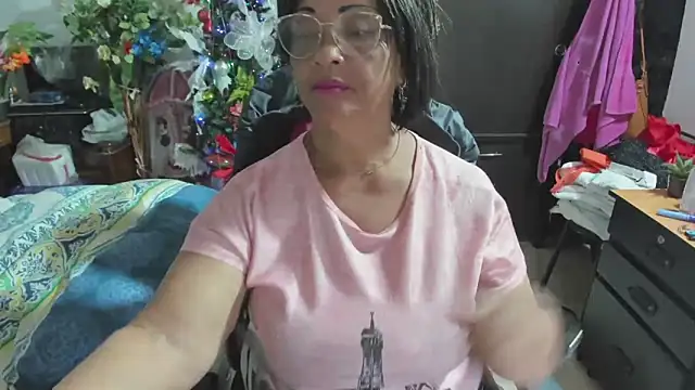 Mrs mommy  online show from December 19, 2025, 7:43 pm