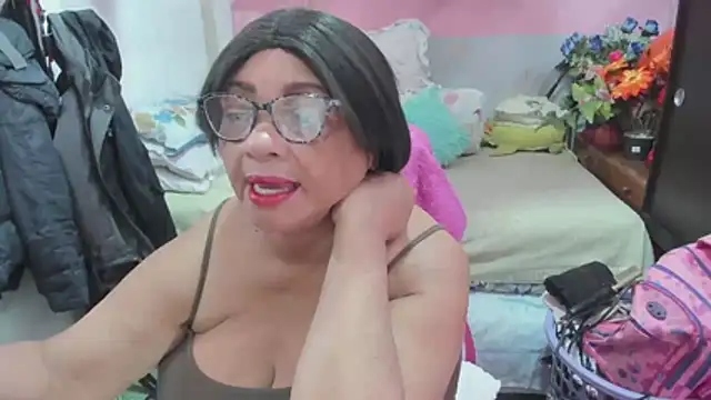Mrs mommy  online show from May 13, 2026, 5:10 pm