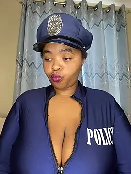 Linahlove online show from February 28, 2026, 1:01 pm