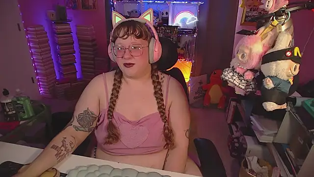 FatVeronica online show from June 20, 2026, 9:39 pm