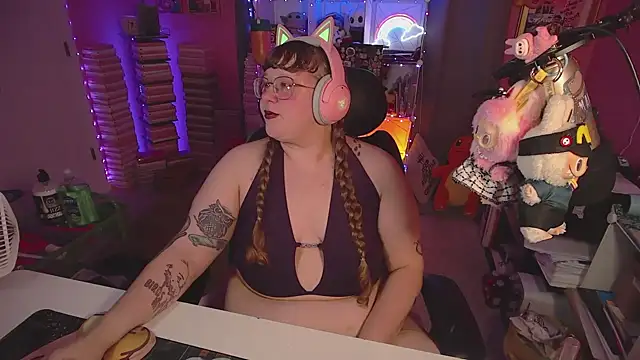 FatVeronica online show from June 23, 2026, 2:31 am