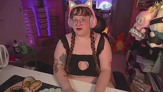 FatVeronica online show from June 24, 2026, 2:43 am