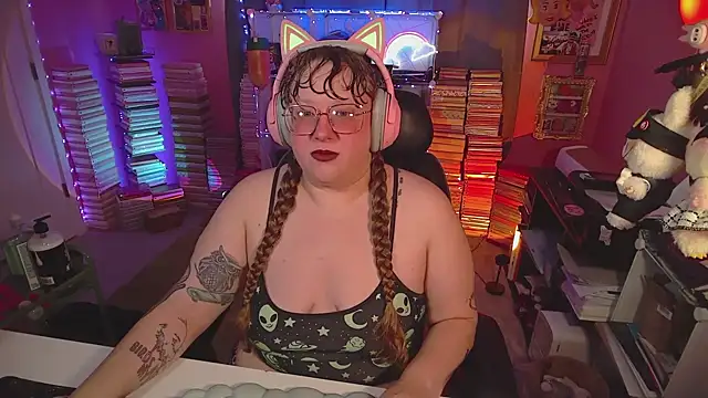 FatVeronica online show from July 4, 2026, 5:08 pm