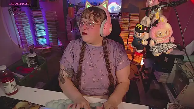 FatVeronica online show from July 26, 2026, 5:20 pm