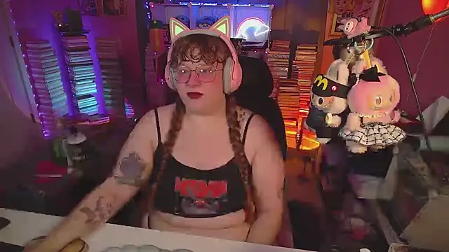 FatVeronica online show from July 31, 2026, 6:40 pm