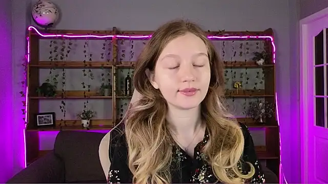 Ksuhesa online show from December 22, 2025, 1:13 am