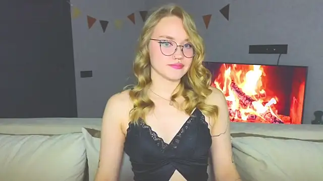 Aurora Golden1 online show from December 7, 2024, 7:21 pm