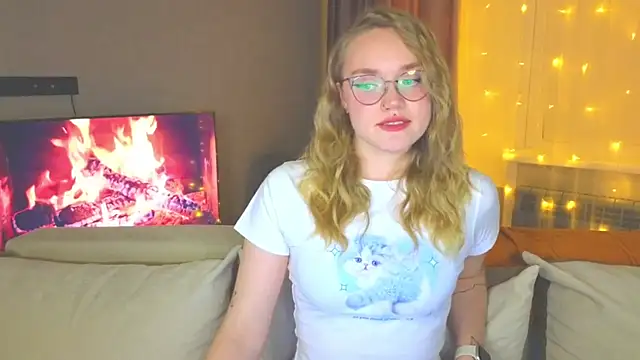 Aurora Golden1 online show from December 12, 2024, 7:48 pm