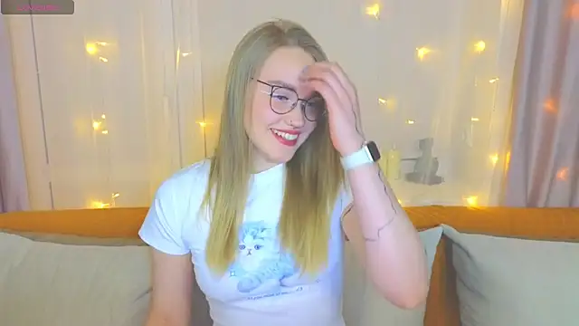 Aurora Golden1 online show from February 24, 2025, 3:20 pm