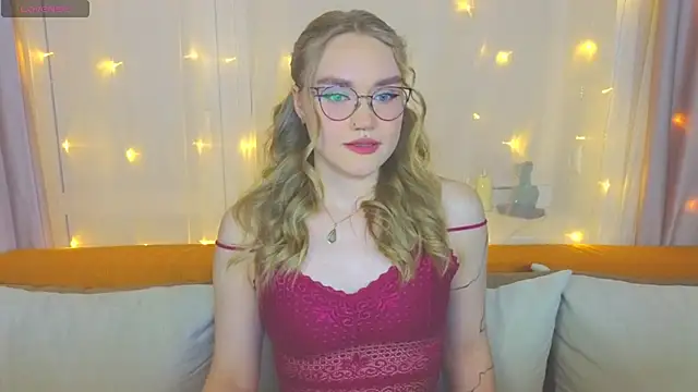 Aurora Golden1 online show from March 4, 2025, 7:22 pm