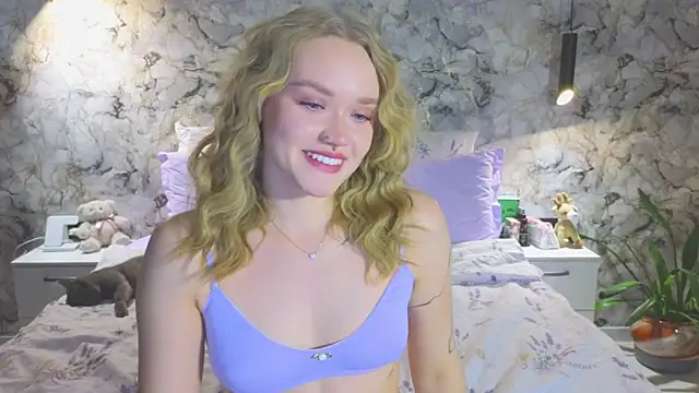 Aurora Golden1 online show from November 27, 2025, 4:31 pm