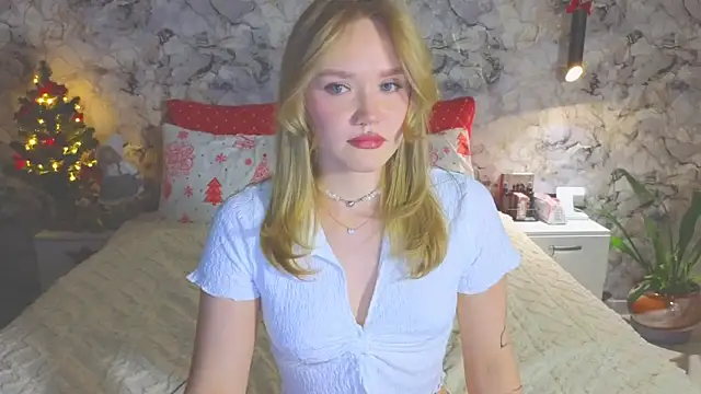 Aurora Golden1 online show from December 18, 2025, 4:46 pm