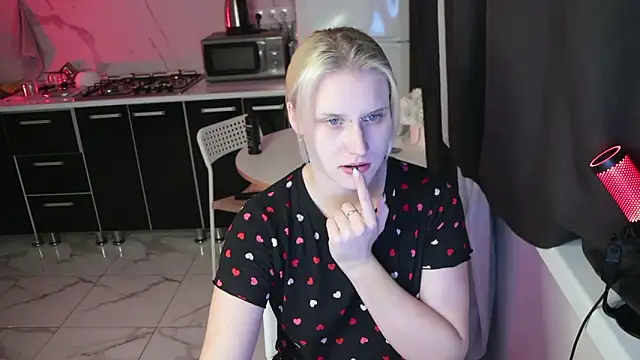 MertyXX online show from February 13, 2026, 10:06 pm