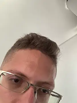 Snapshot of SOYMRX chatting on December 26, 2024, 9:15 pm SOYMRX online show from December 26, 2024, 9:15 pm