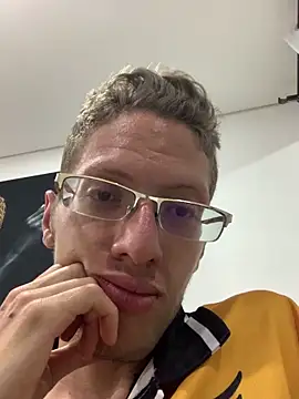 Snapshot of SOYMRX chatting on February 1, 2025, 12:07 am SOYMRX online show from February 1, 2025, 12:07 am