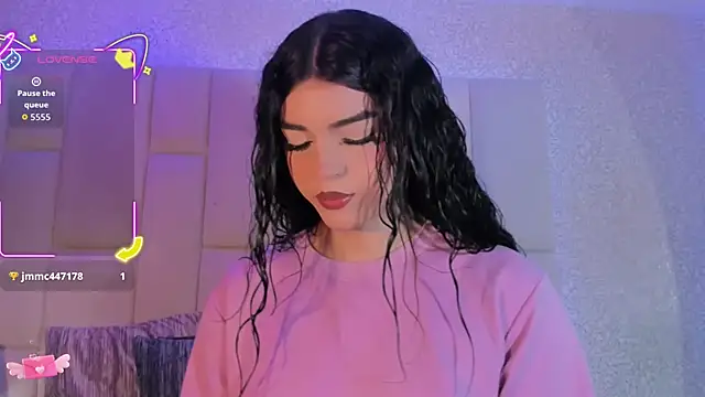 Summer walkerr online show from September 13, 2025, 12:49 pm